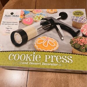 NIB Nicole’s Kitchen Cookie Press & Dessert Decorator